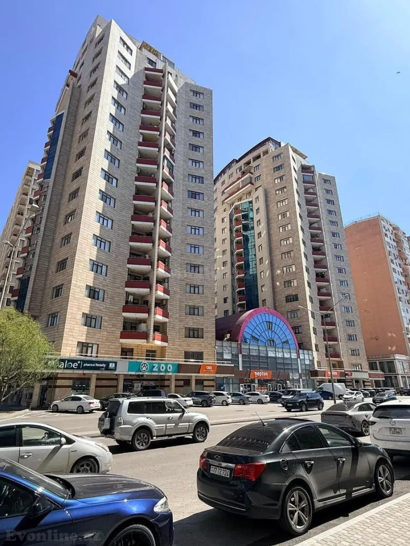 3 otaqlı Mənzil 165 m² 8 Noyabr m. Satılır