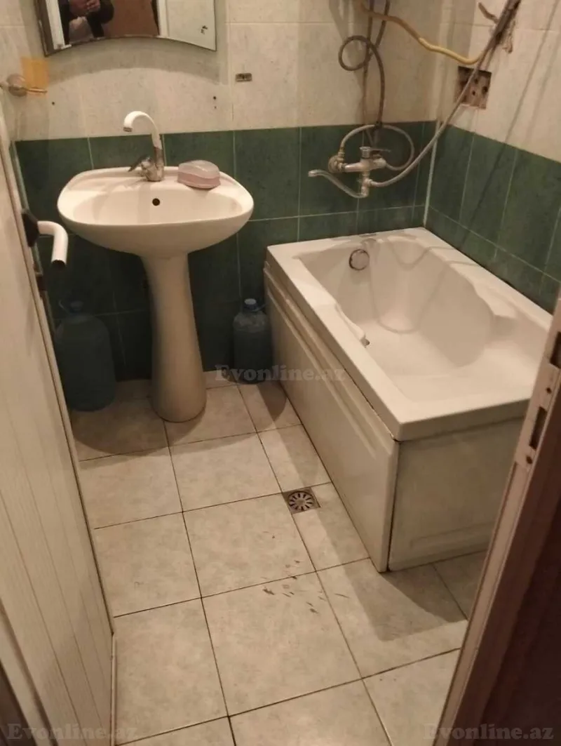 Satılır 2 otaqlı Mənzil Köhnə tikili 47 m² 4-cü mikrorayon - şəkil 10