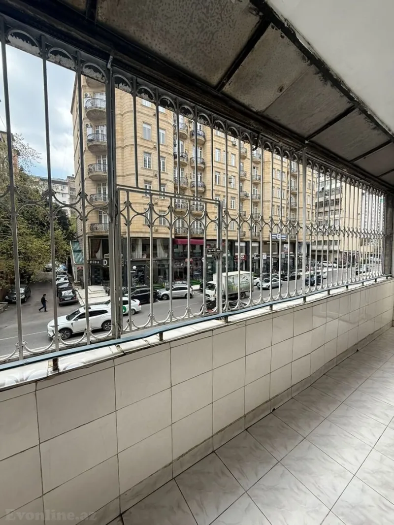 Satılır 4 otaqlı Mənzil Köhnə tikili 100 m² Nəsimi r. - şəkil 18