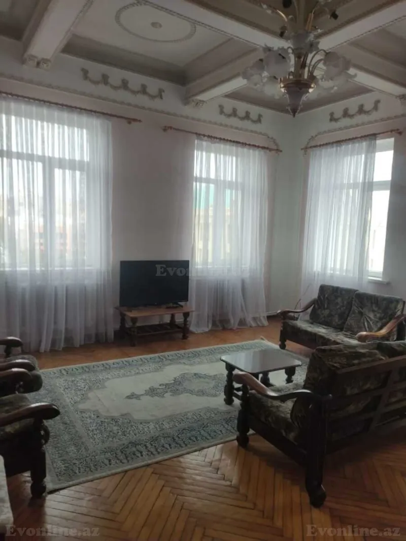 2 otaqlı Mənzil 60 m² Sahil m. Kirayə verilir