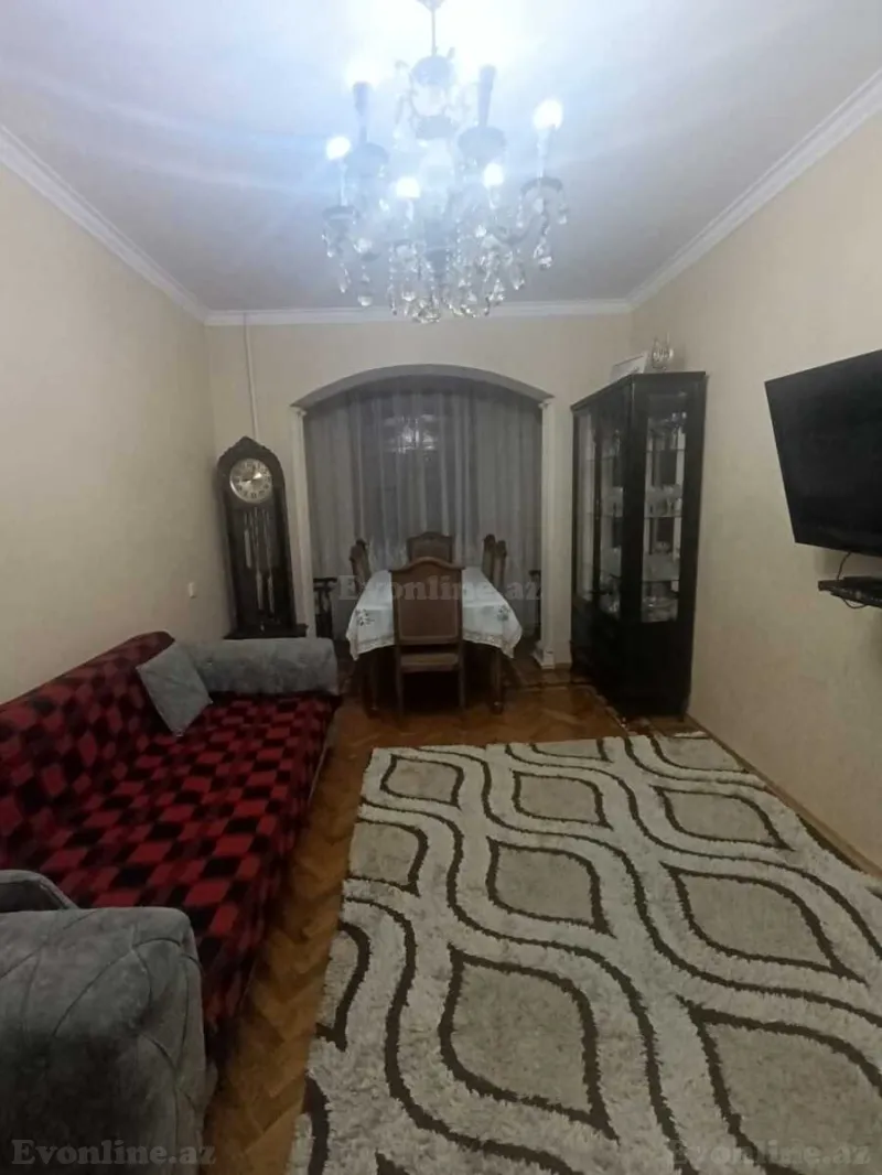 4 otaqlı Mənzil 105 m² 8-ci mikrorayon Satılır