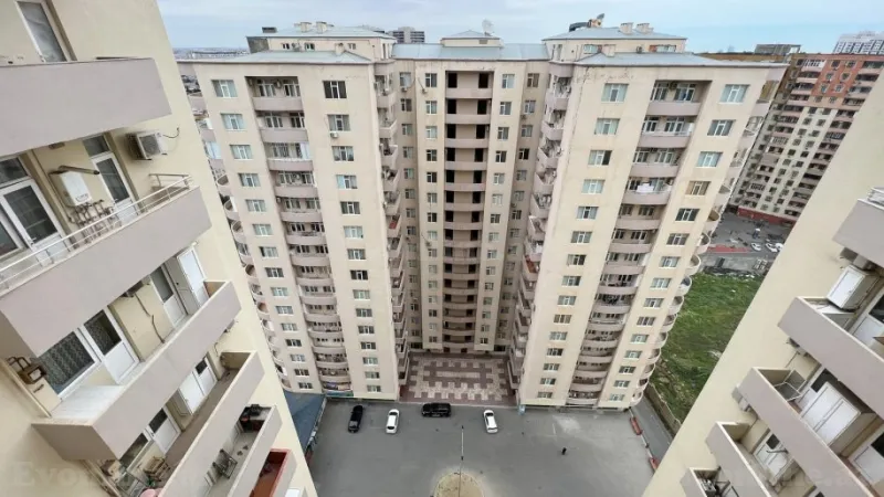 3 otaqlı Mənzil 120 m² İnşaatçılar m. Kirayə verilir