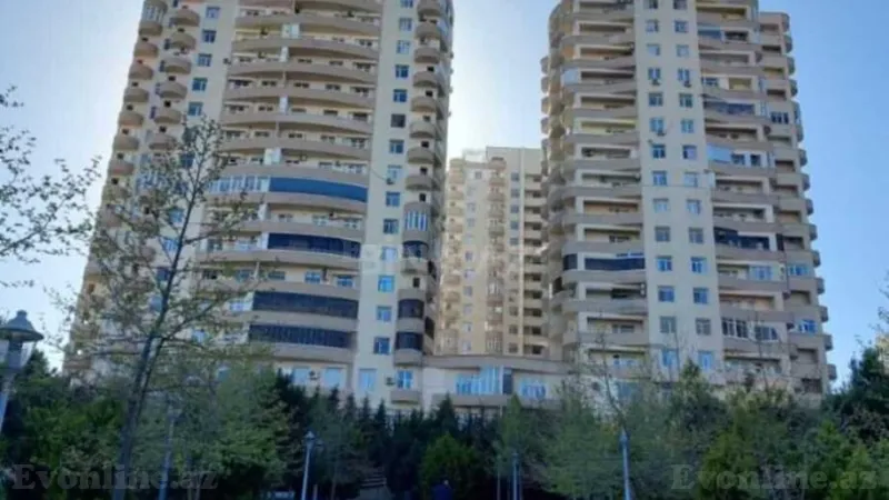 3 otaqlı Mənzil 151 m² Elmlər Akademiyası m. Satılır
