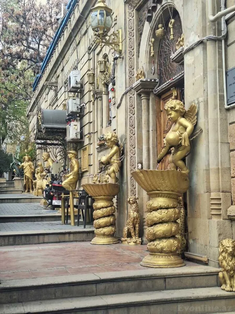 4 otaqlı Mənzil 80 m² İçərişəhər m. Satılır