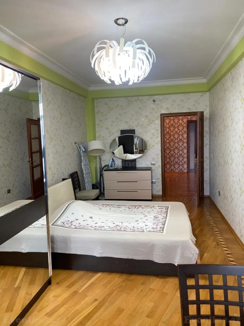 Kirayə verilir 4 otaqlı Mənzil Yeni tikili 200 m² 28 May m. - şəkil 5