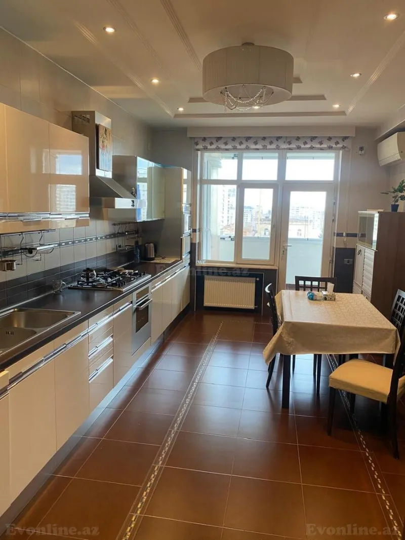 Kirayə verilir 4 otaqlı Mənzil Yeni tikili 200 m² 28 May m. - şəkil 11