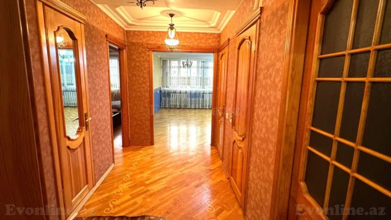 3 otaqlı Mənzil 100 m² 28 May m. Satılır