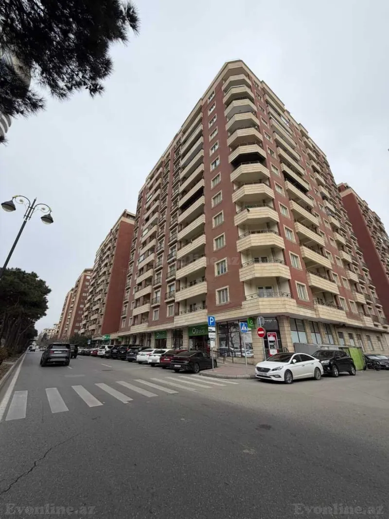 4 otaqlı Mənzil 212 m² Nəsimi r. Satılır