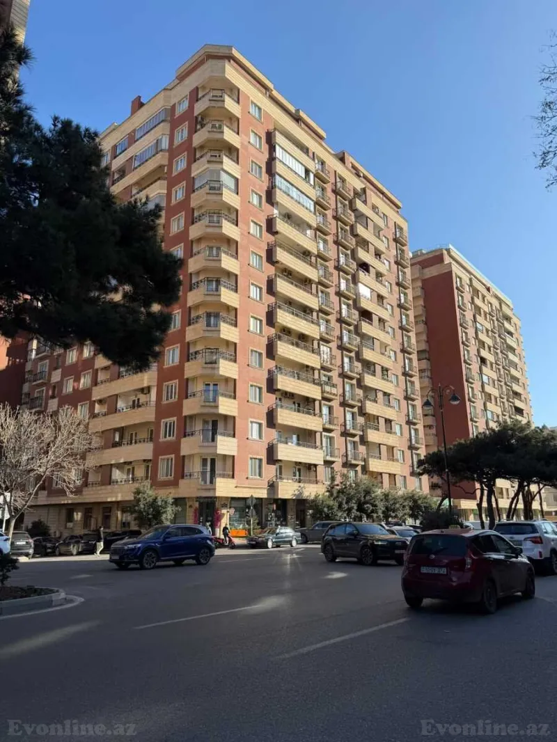 Satılır 4 otaqlı Mənzil Yeni tikili 212 m² Nəsimi r. - şəkil 3