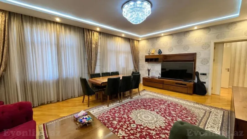 4 otaqlı Mənzil 200 m² Xətai m. Kirayə verilir