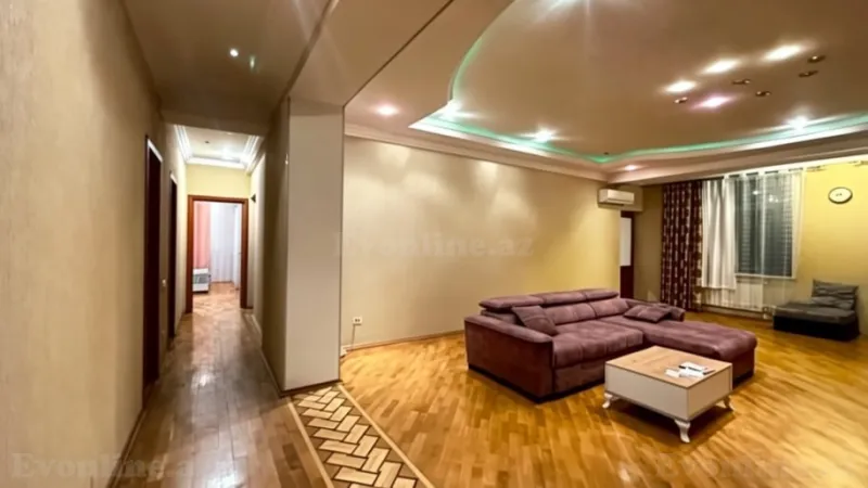 3 otaqlı Mənzil 150 m² 28 May m. Kirayə verilir