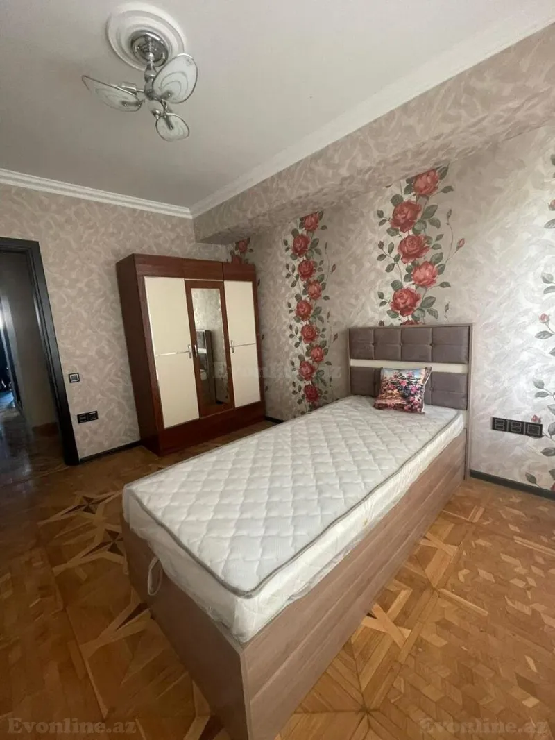 Kirayə verilir 4 otaqlı Mənzil Köhnə tikili 120 m² 28 May m.