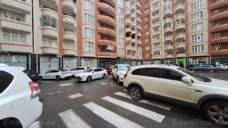 Satılır 3 otaqlı Mənzil Yeni tikili 138 m² Səbail r. - şəkil 2