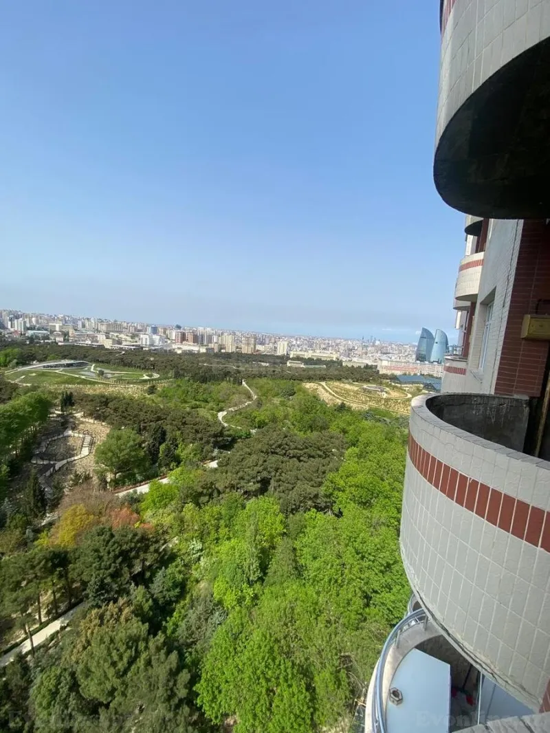 Satılır 3 otaqlı Mənzil Yeni tikili 138 m² Səbail r. - şəkil 6