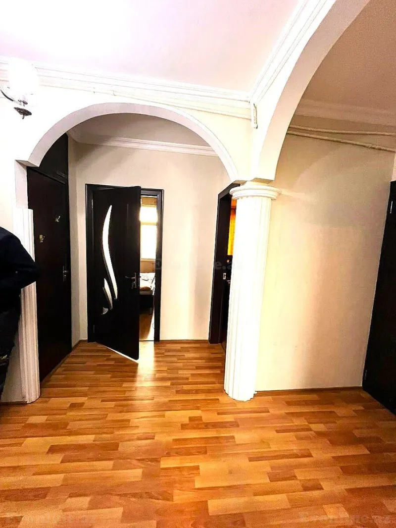 Satılır 3 otaqlı Mənzil Köhnə tikili 70 m² Elmlər Akademiyası m. - şəkil 4