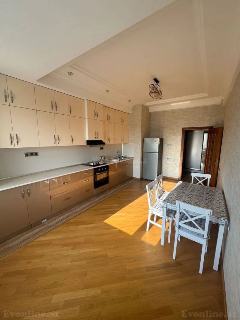 Kirayə verilir 3 otaqlı Mənzil Yeni tikili 140 m² Xətai r. - şəkil 10