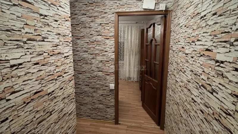 Kirayə verilir 2 otaqlı Mənzil Köhnə tikili 40 m² Neftçilər m. - şəkil 4