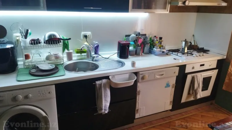 Kirayə verilir 3 otaqlı Mənzil Köhnə tikili 80 m² Sahil m. - şəkil 6