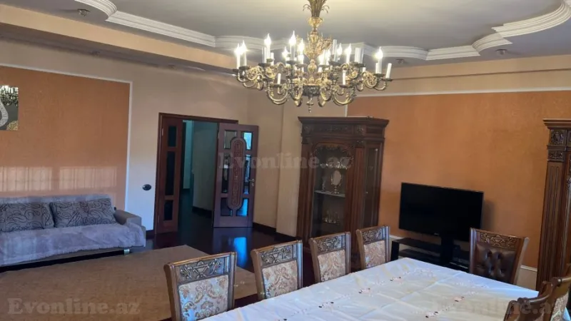 Satılır 4 otaqlı Mənzil Yeni tikili 205 m² 28 May m. - şəkil 3