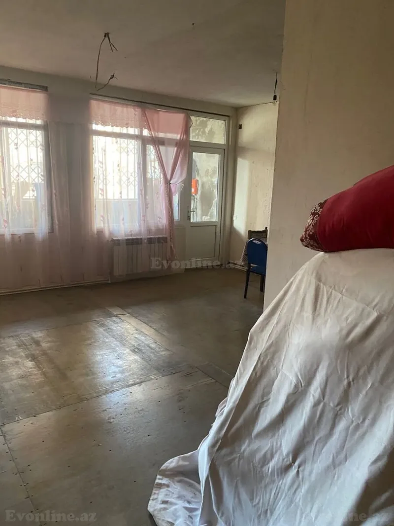 Satılır 3 otaqlı Mənzil Köhnə tikili 110 m² 28 May m. - şəkil 2