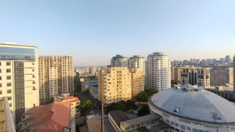 Satılır 4 otaqlı Mənzil Yeni tikili 140 m² 28 May m. - şəkil 2