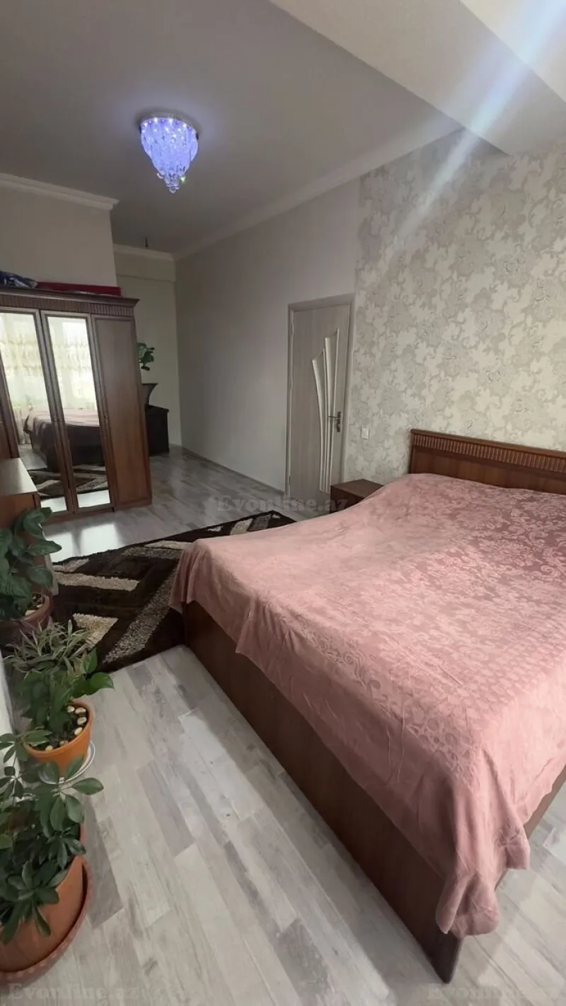 Satılır 3 otaqlı Mənzil Yeni tikili 130 m² İnşaatçılar m. - şəkil 6