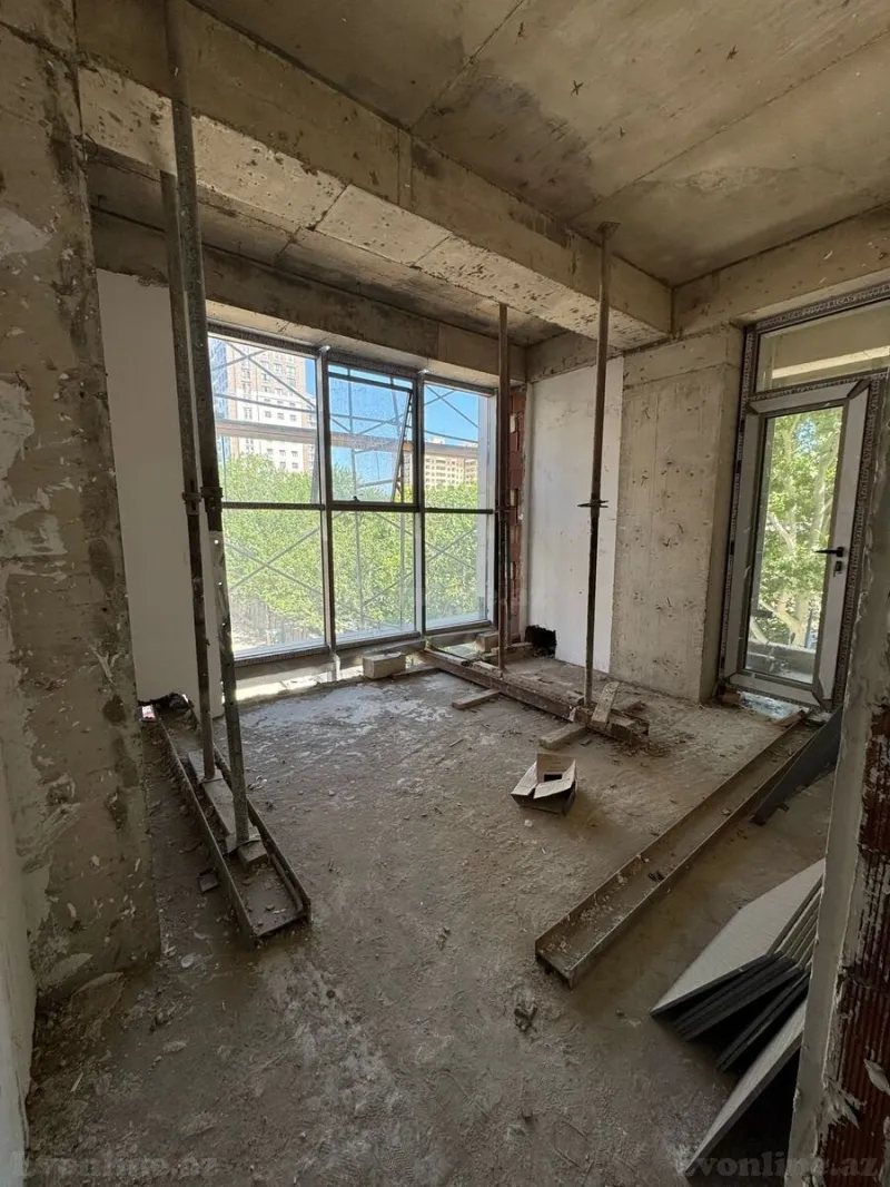 Satılır 3 otaqlı Mənzil Yeni tikili 127 m² 28 May m. - şəkil 2
