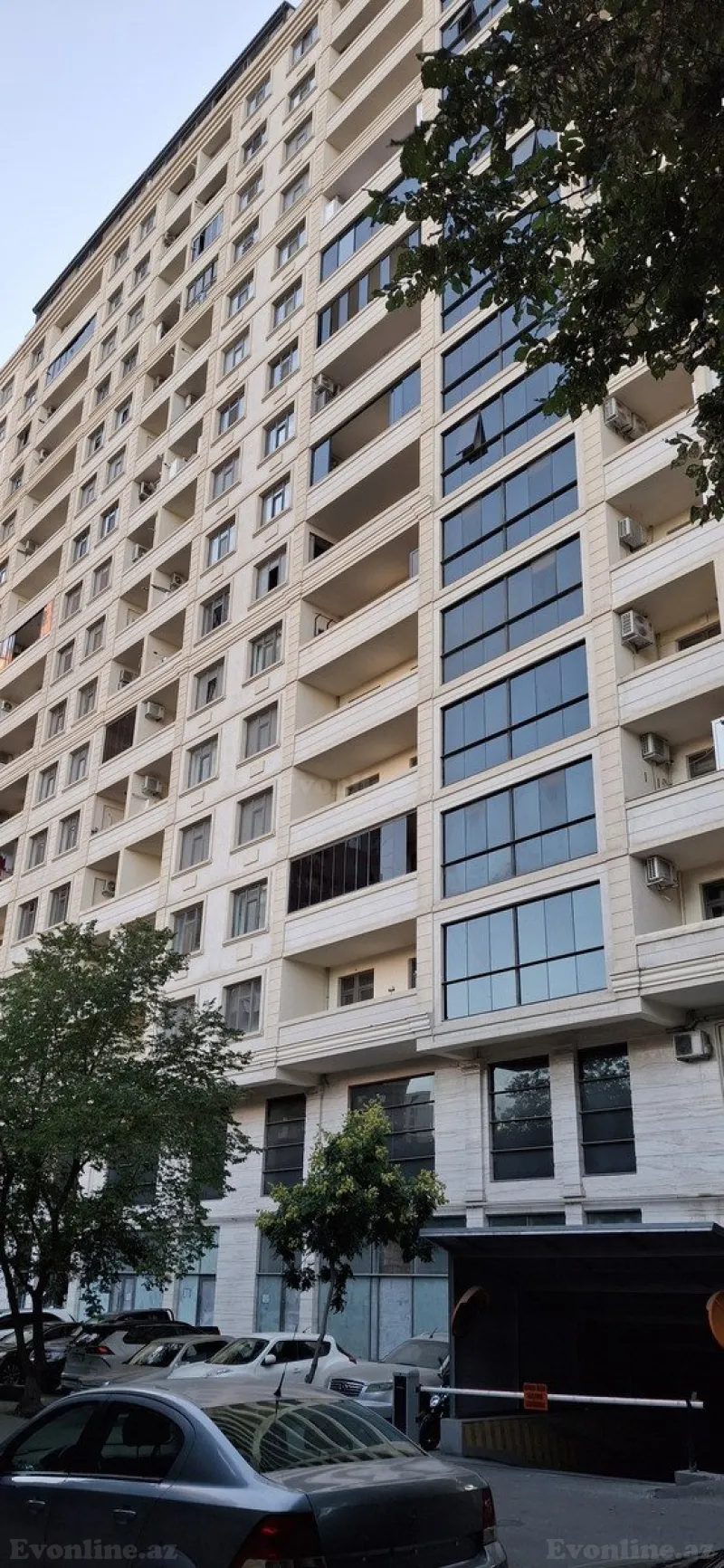 Satılır 4 otaqlı Mənzil Yeni tikili 237.6 m² Nərimanov r. - şəkil 2