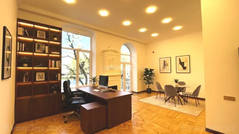 3 otaqlı Ofis 120 m² 28 May m. Kirayə verilir