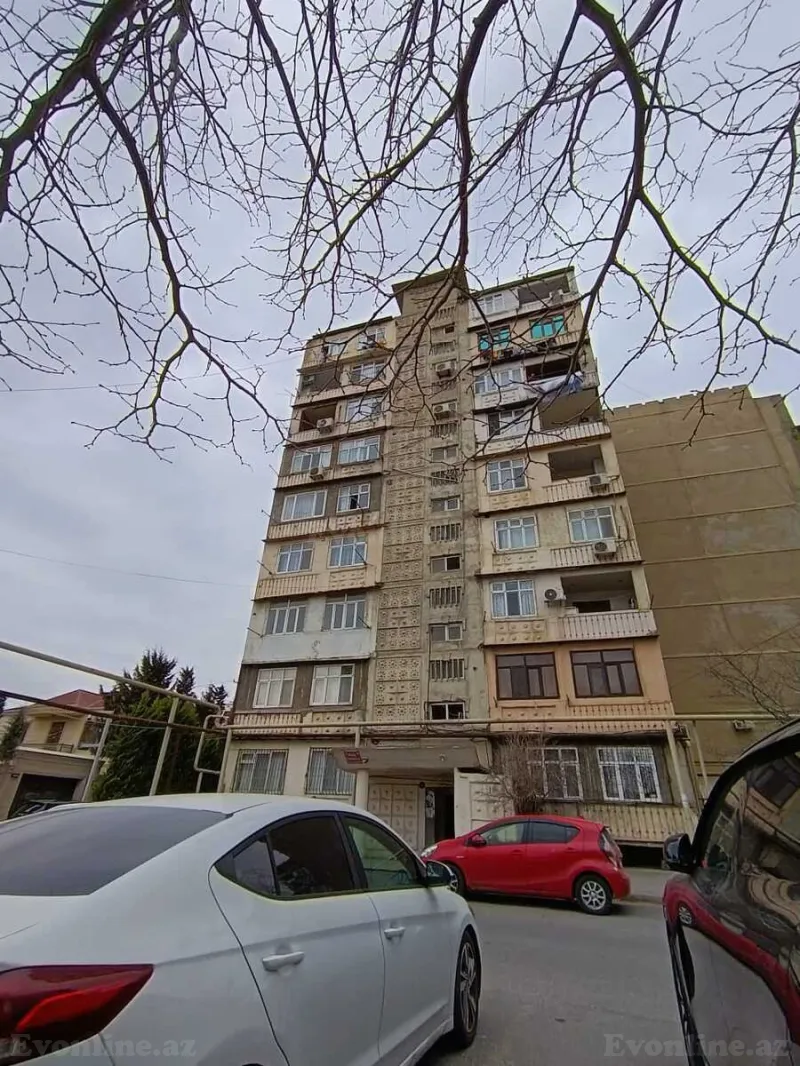4 otaqlı Mənzil 87 m² 7-ci mikrorayon Satılır