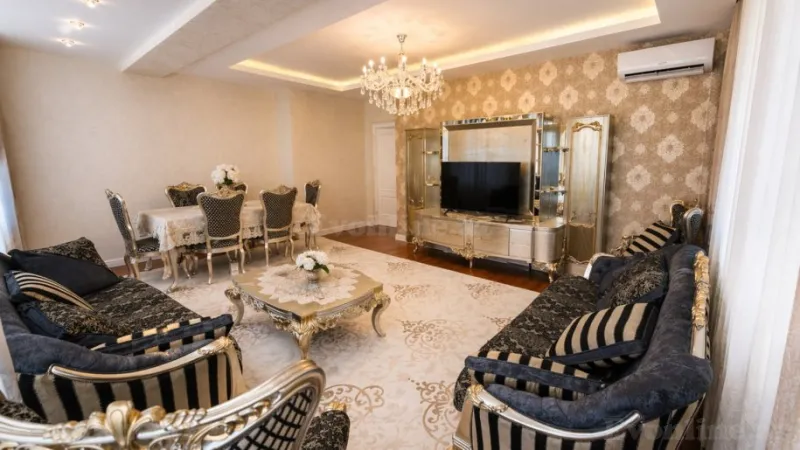 Satılır 4 otaqlı Mənzil Yeni tikili 173 m² 8 Noyabr m. - şəkil 3