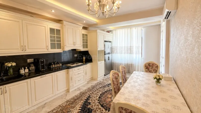 Satılır 4 otaqlı Mənzil Yeni tikili 173 m² 8 Noyabr m. - şəkil 4