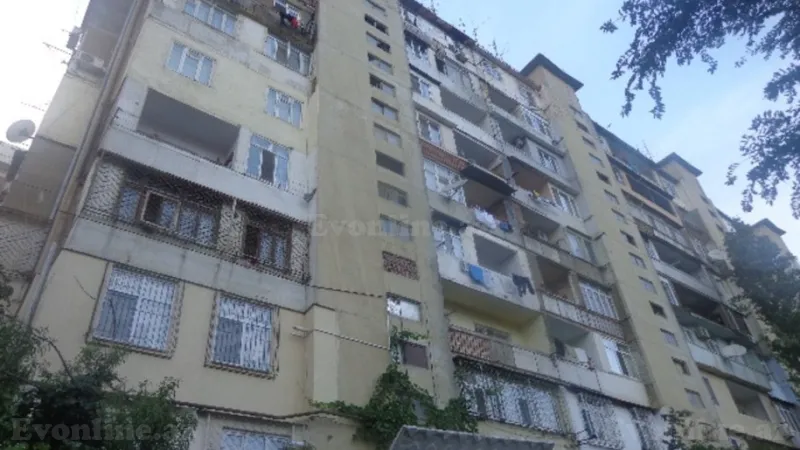 1 otaqlı Mənzil 42 m² 4-cü mikrorayon Satılır