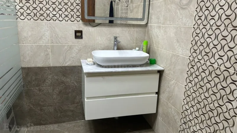 Satılır 2 otaqlı Mənzil Yeni tikili 75 m² Neftçilər m. - şəkil 8