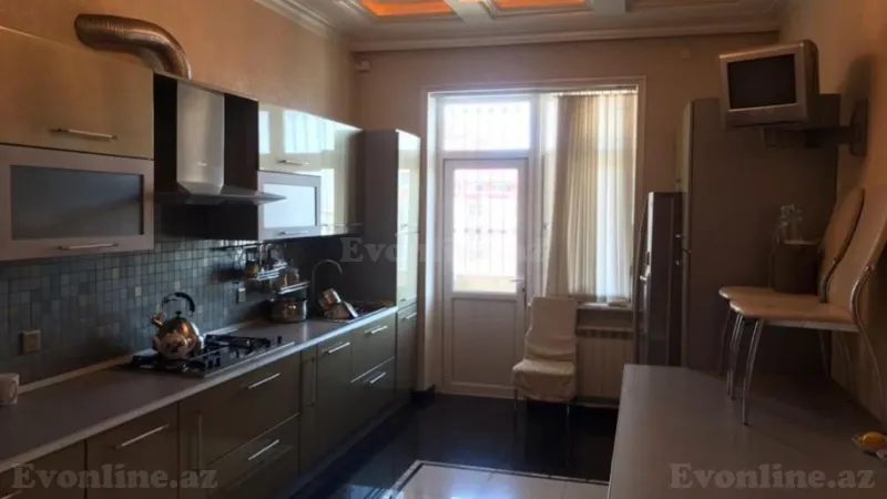 Satılır 8 otaqlı Mənzil Yeni tikili 372 m² Binəqədi r. - şəkil 4