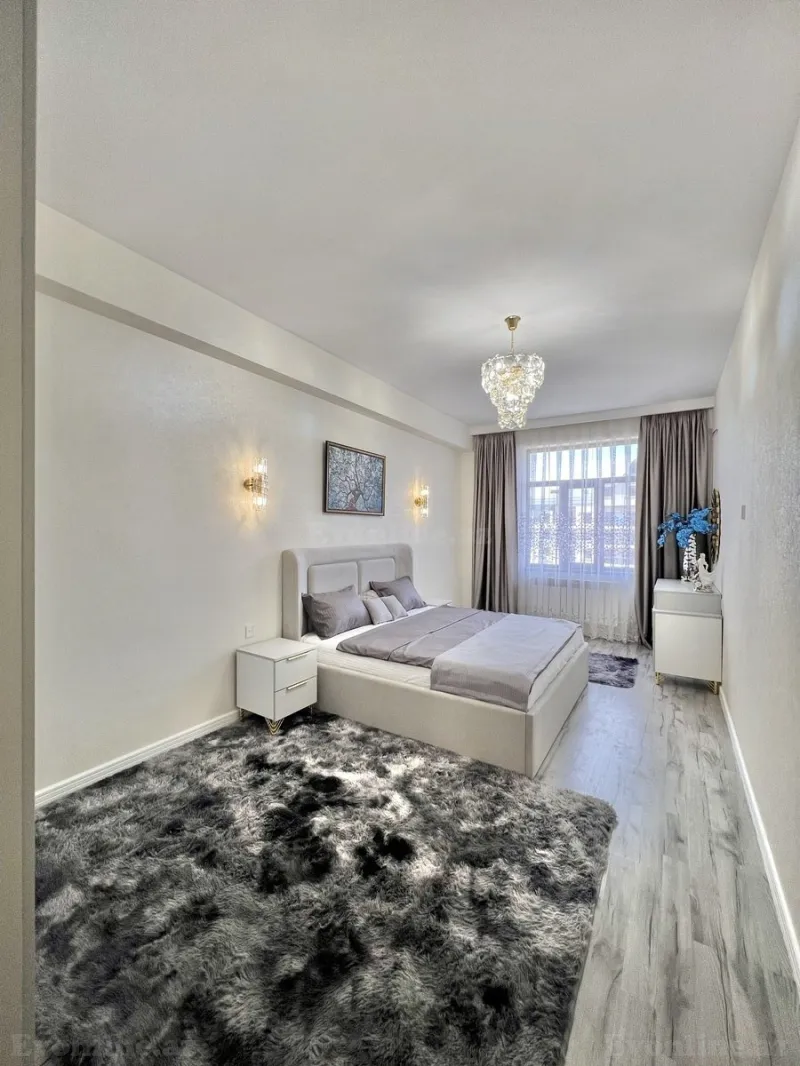 2 otaqlı Mənzil 103 m² 8 Noyabr m. Satılır