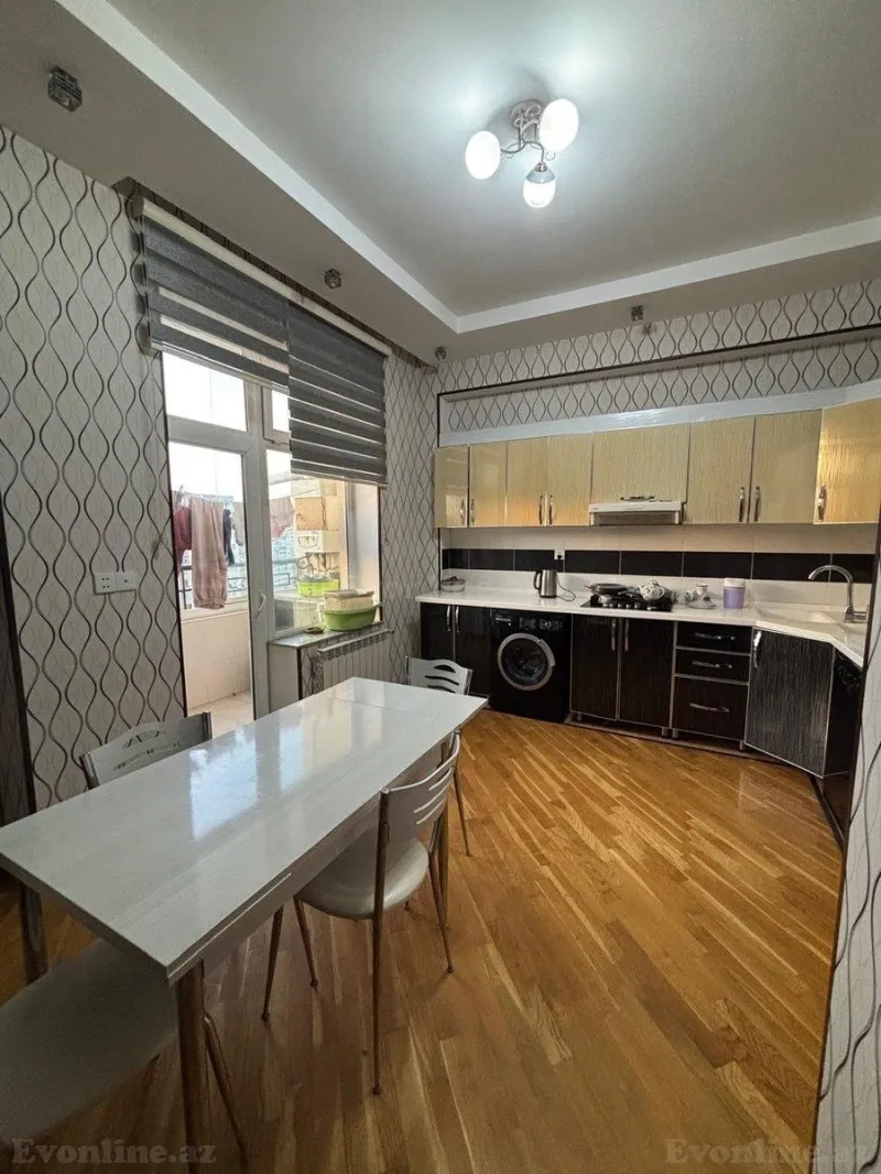 4 otaqlı Mənzil 145 m² 3-cü mikrorayon Satılır