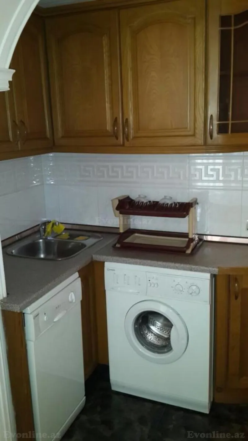 Kirayə verilir 2 otaqlı Mənzil Köhnə tikili 70 m² Sahil m. - şəkil 3