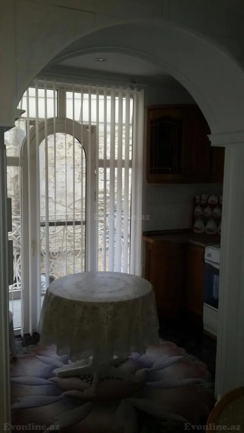 Kirayə verilir 2 otaqlı Mənzil Köhnə tikili 70 m² Sahil m. - şəkil 7