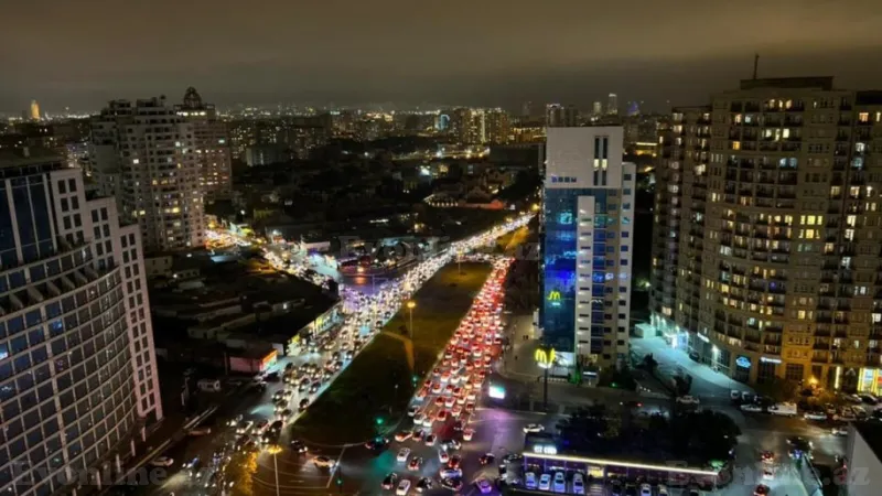 2 otaqlı Mənzil 106 m² 8 Noyabr m. Kirayə verilir