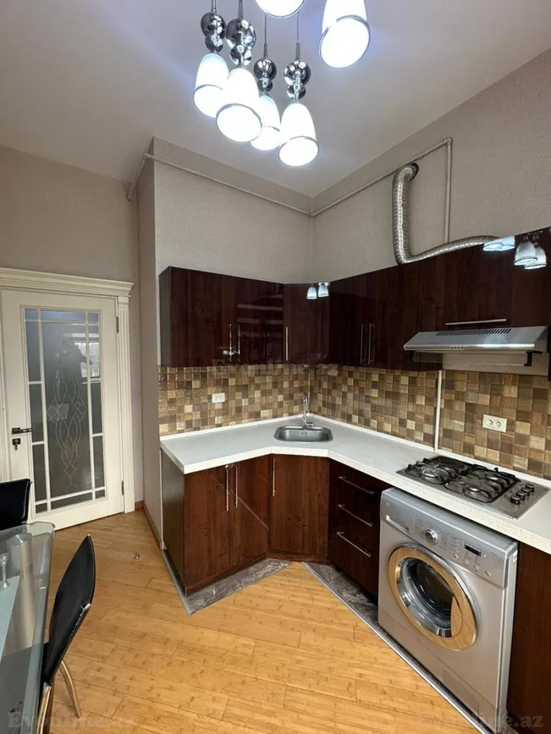 Kirayə verilir 3 otaqlı Mənzil Köhnə tikili 100 m² Nəriman Nərimanov m. - şəkil 13