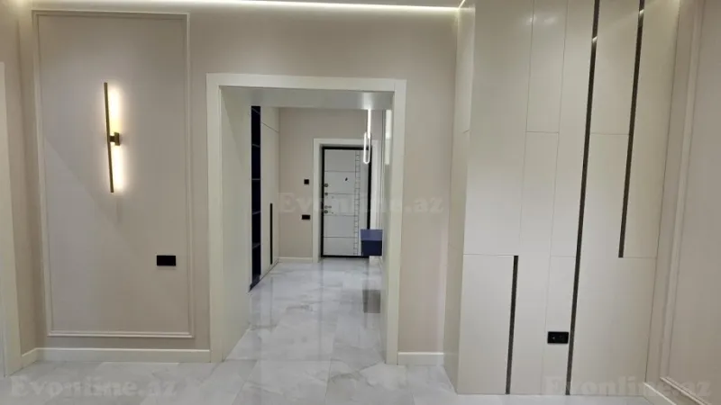 3 otaqlı Mənzil 105 m² 8 Noyabr m. Satılır