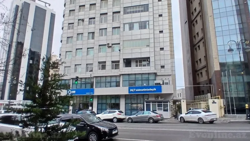 3 otaqlı Mənzil 147 m² Elmlər Akademiyası m. Satılır