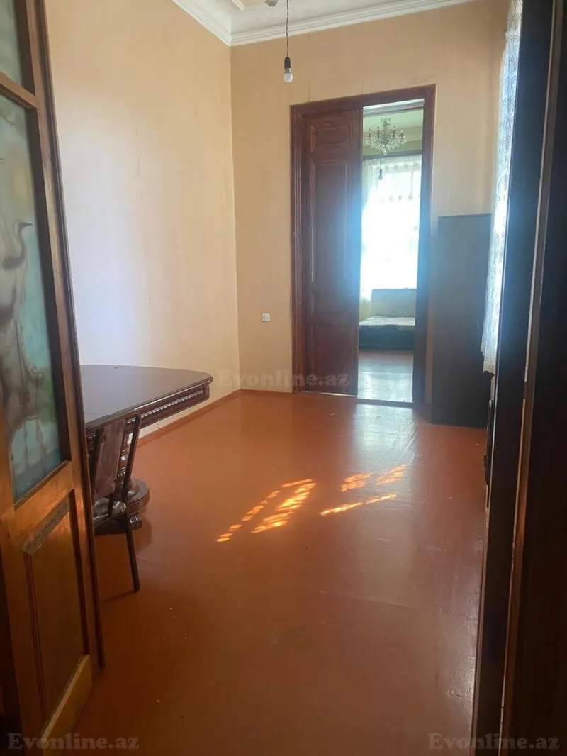 4 otaqlı Mənzil 85 m² 28 May m. Kirayə verilir
