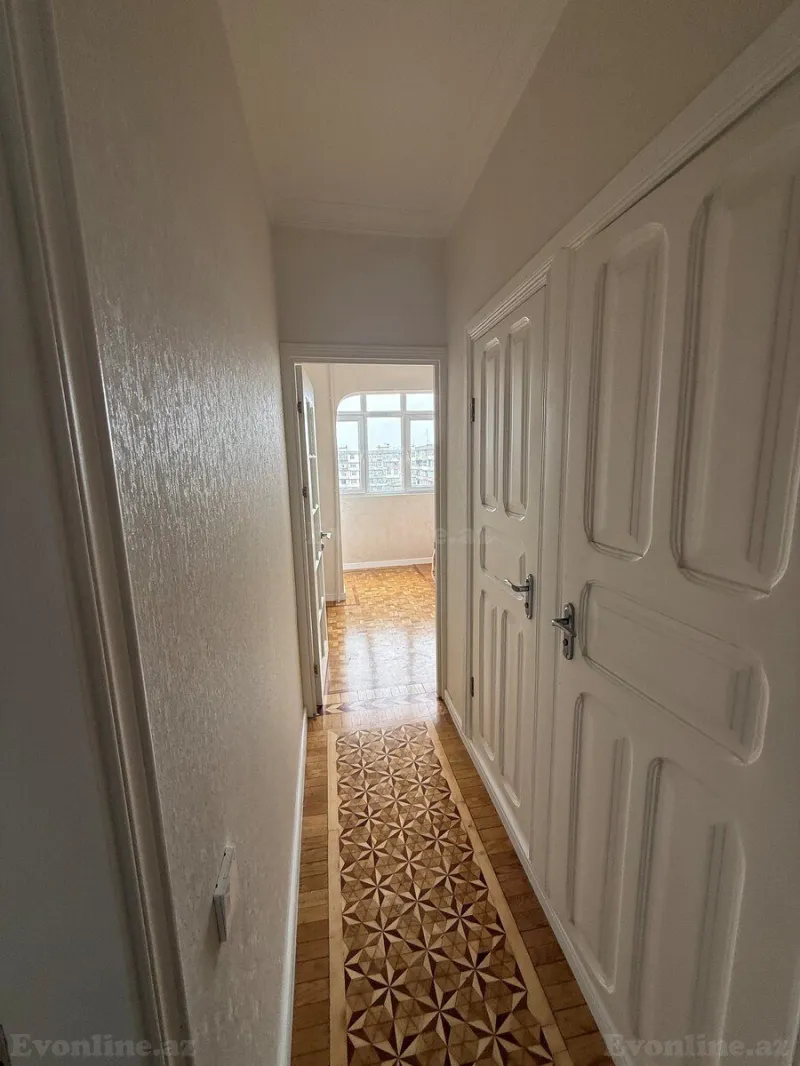 Satılır 4 otaqlı Mənzil Köhnə tikili 110 m² Xalqlar Dostluğu m. - şəkil 6