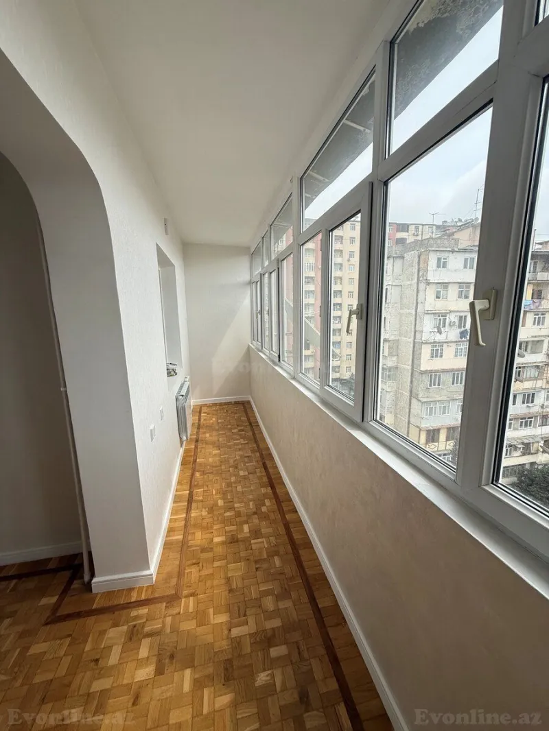 Satılır 4 otaqlı Mənzil Köhnə tikili 110 m² Xalqlar Dostluğu m. - şəkil 8