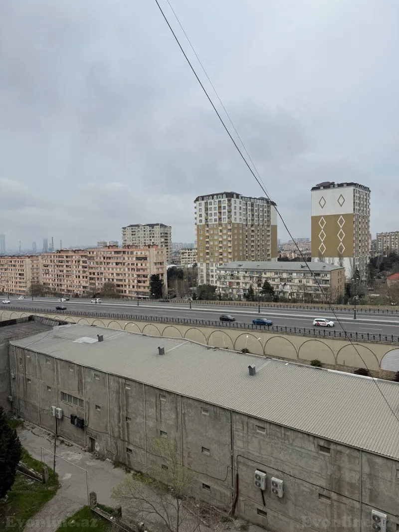 Satılır 4 otaqlı Mənzil Köhnə tikili 110 m² Xalqlar Dostluğu m. - şəkil 13