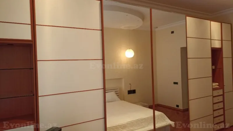 Kirayə verilir 4 otaqlı Mənzil Köhnə tikili 170 m² Sahil m. - şəkil 3
