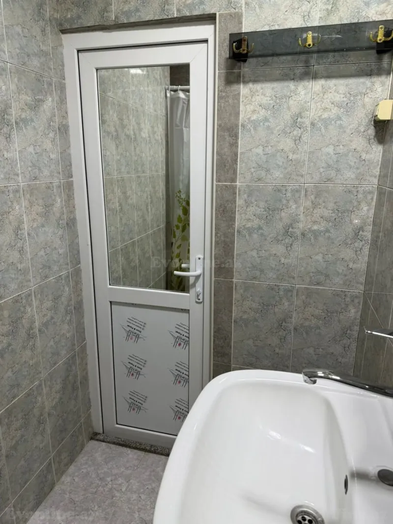 Kirayə verilir 2 otaqlı Mənzil Köhnə tikili 60 m² Azadlıq prospekti m. - şəkil 4