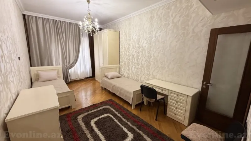 Kirayə verilir 3 otaqlı Mənzil Yeni tikili 137 m² 28 May m. - şəkil 9